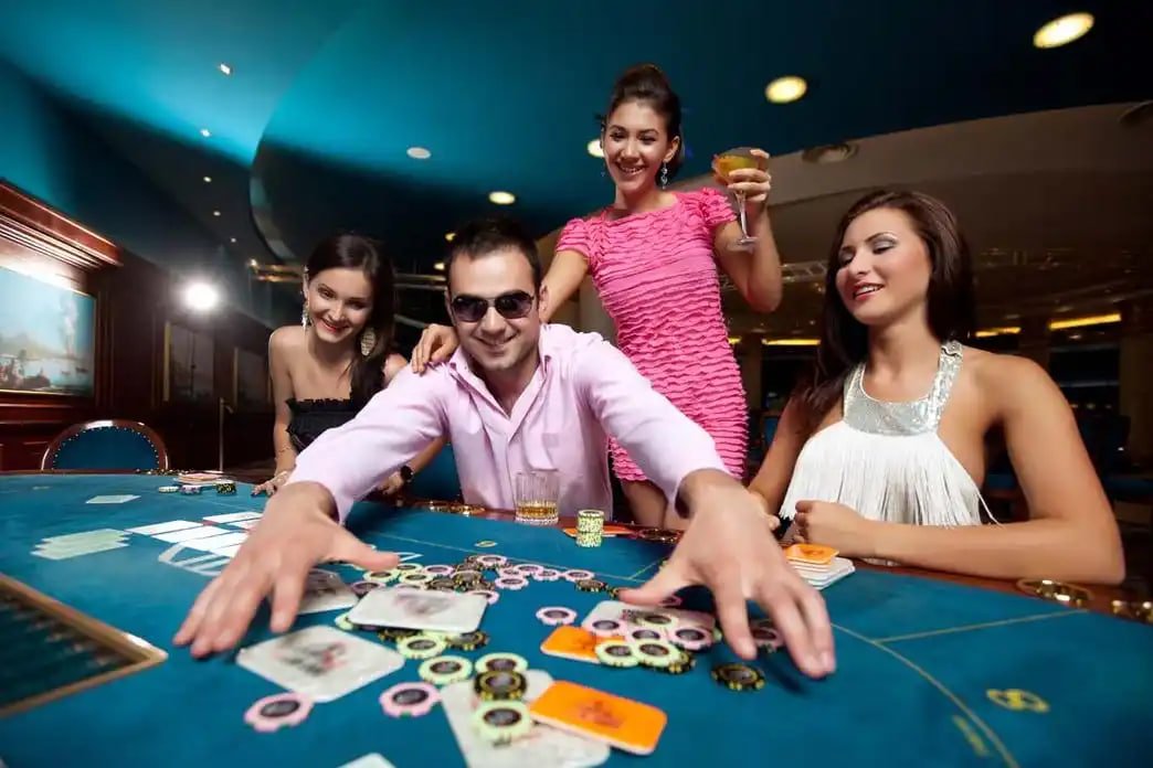 mmking APP ဂိမ်းအတွေ့အကြုံ Live Casino Sportsbook Esports